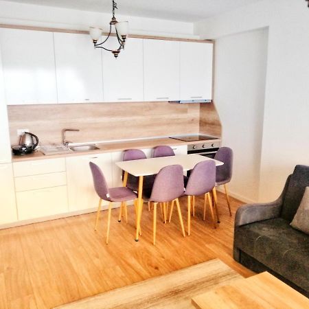 Sunflower Apartments Pristina Zimmer foto