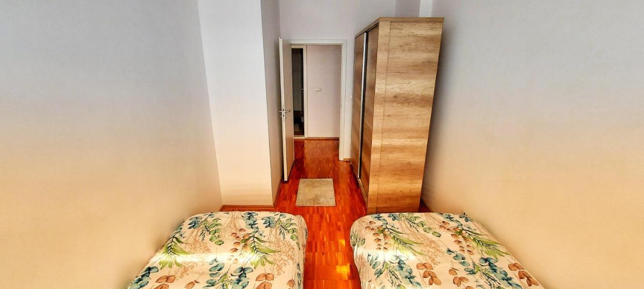 Sunflower Apartments Pristina Exterior foto