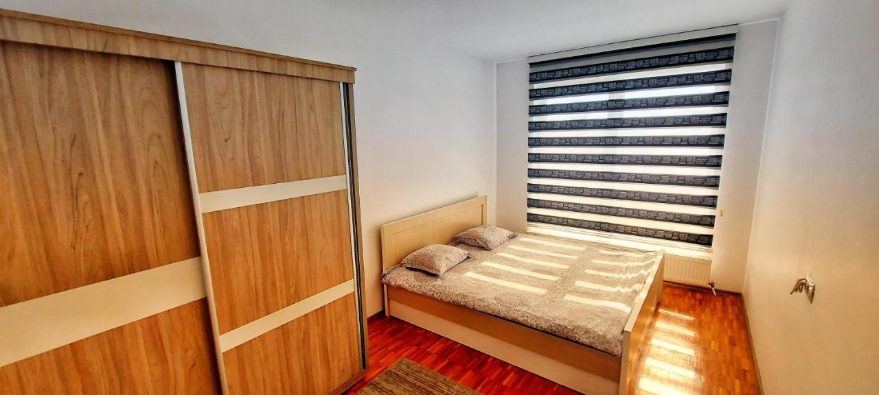Sunflower Apartments Pristina Exterior foto